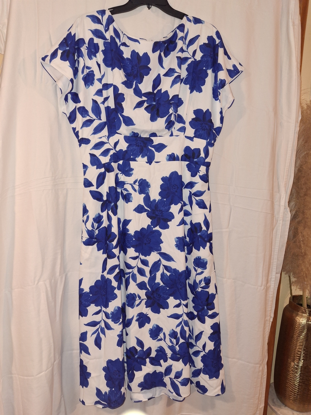 Alexia Admor White Midi Dress with Blue Floral Print
